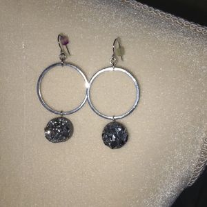 Dangle earrings with faux stone